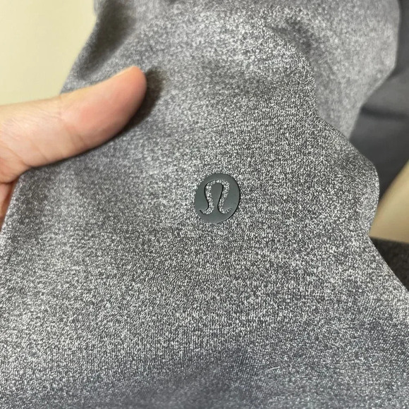 Lululemon On The Fly Pant 27" Heathered Gray Full-On Luxtreme Sz 4 Athleisure - Picture 5 of 10
